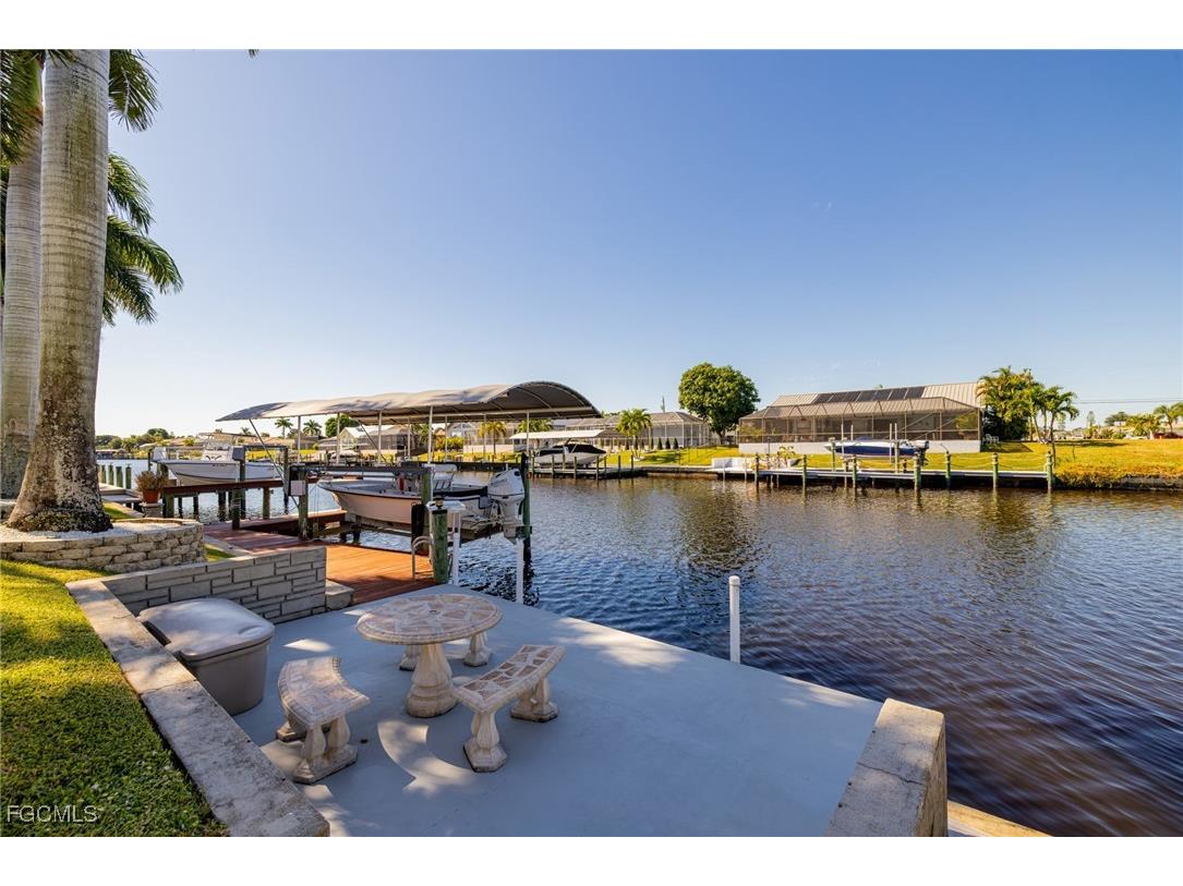 1518 SE 10th Place Cape Coral FL 33990 2025018081 image2