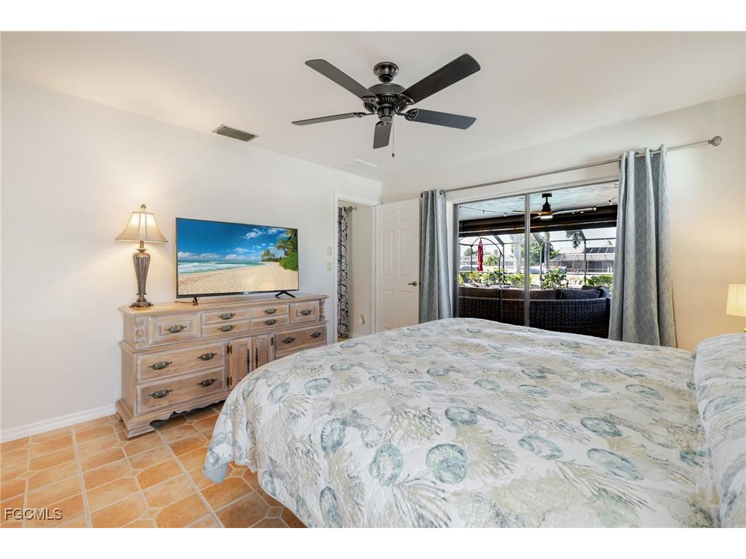 1518 SE 10th Place Cape Coral FL 33990 2025018081 image21