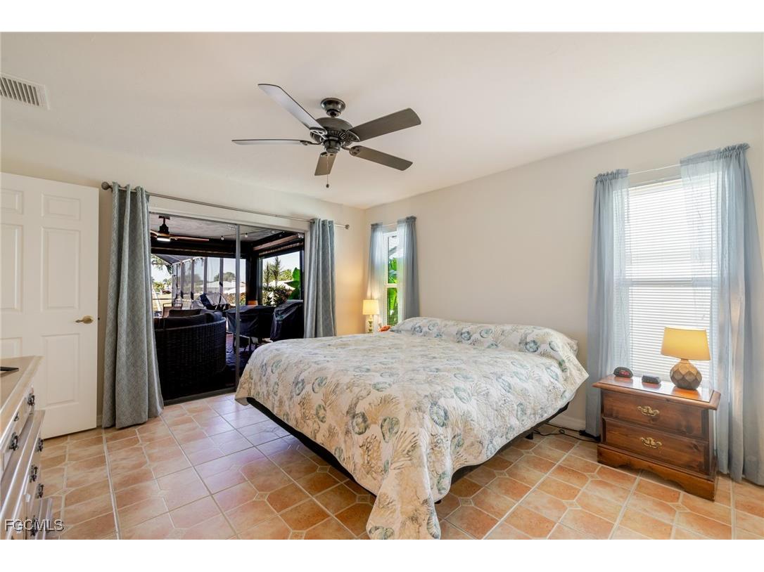 1518 SE 10th Place Cape Coral FL 33990 2025018081 image23