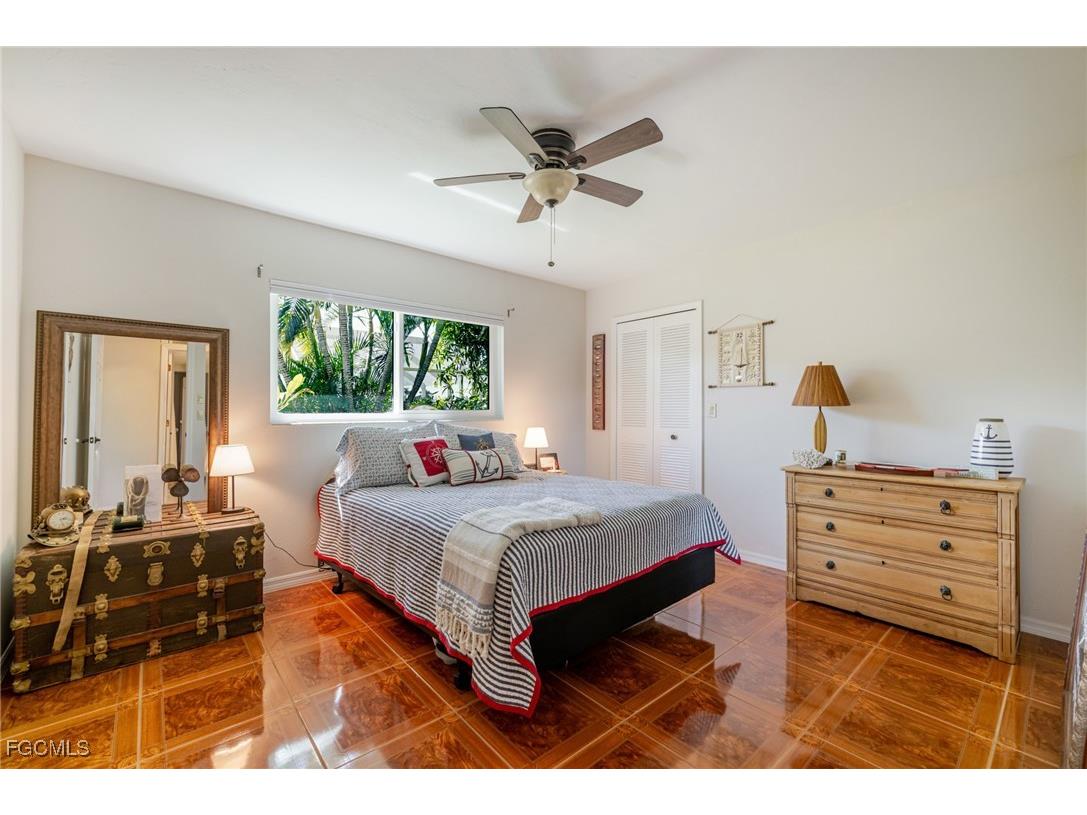 1518 SE 10th Place Cape Coral FL 33990 2025018081 image27