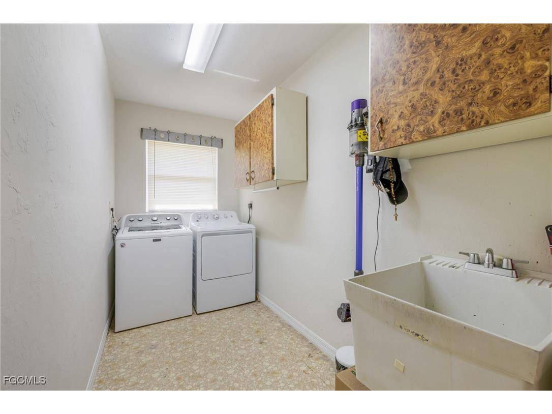 1518 SE 10th Place Cape Coral FL 33990 2025018081 image31