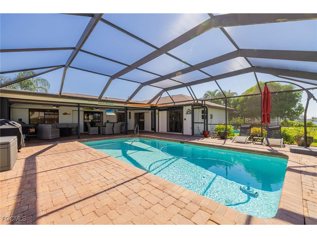 1518 SE 10th Place Cape Coral FL 33990 2025018081 image36