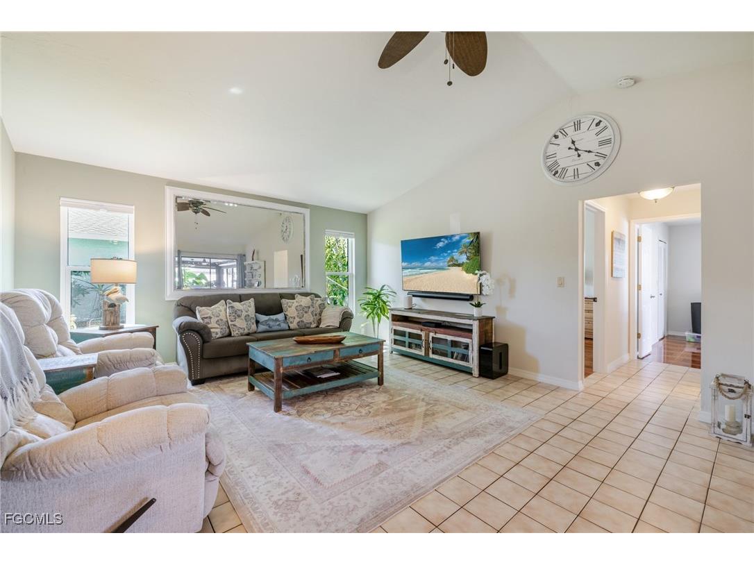 1518 SE 10th Place Cape Coral FL 33990 2025018081 image4