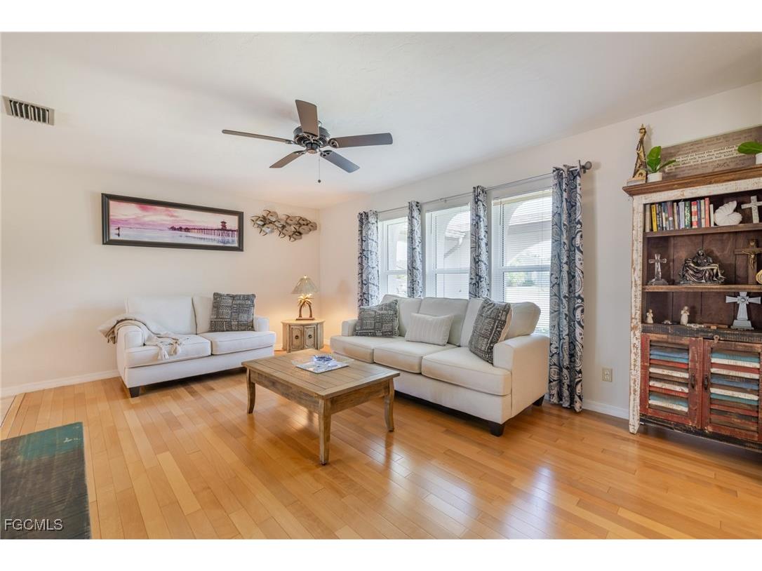 1518 SE 10th Place Cape Coral FL 33990 2025018081 image8