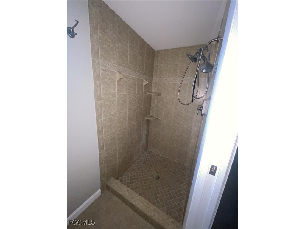 1518 SE 11th Avenue Cape Coral FL 33990 2025011327 image12