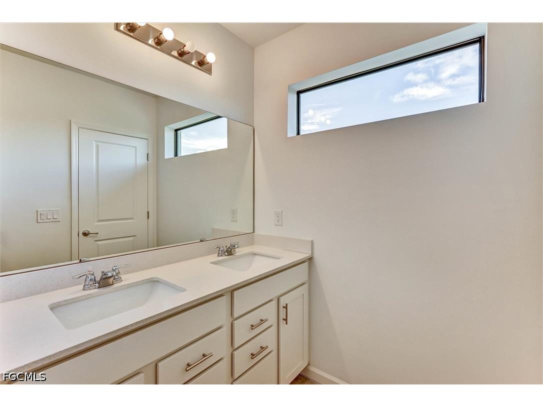 1519 Lake Jessup Circle Cape Coral FL 33909 2026019259 image17