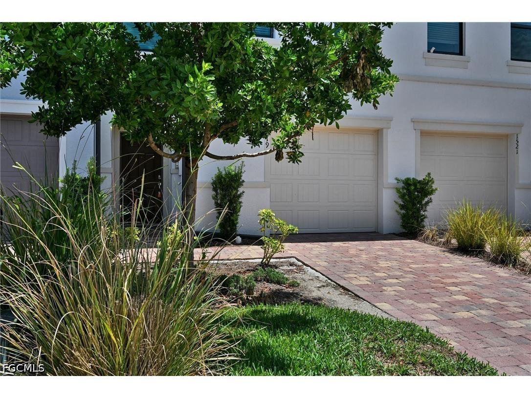 1519 Lake Jessup Circle Cape Coral FL 33909 2026019259 image2