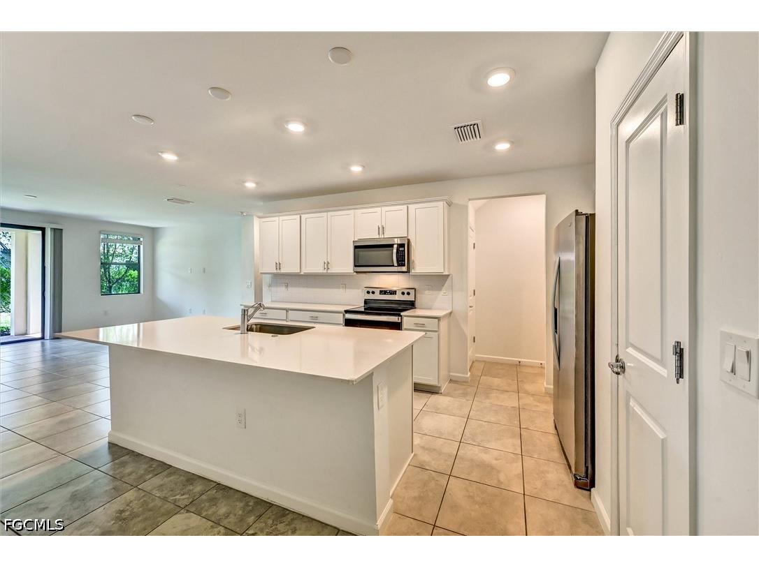 1519 Lake Jessup Circle Cape Coral FL 33909 2026019259 image3
