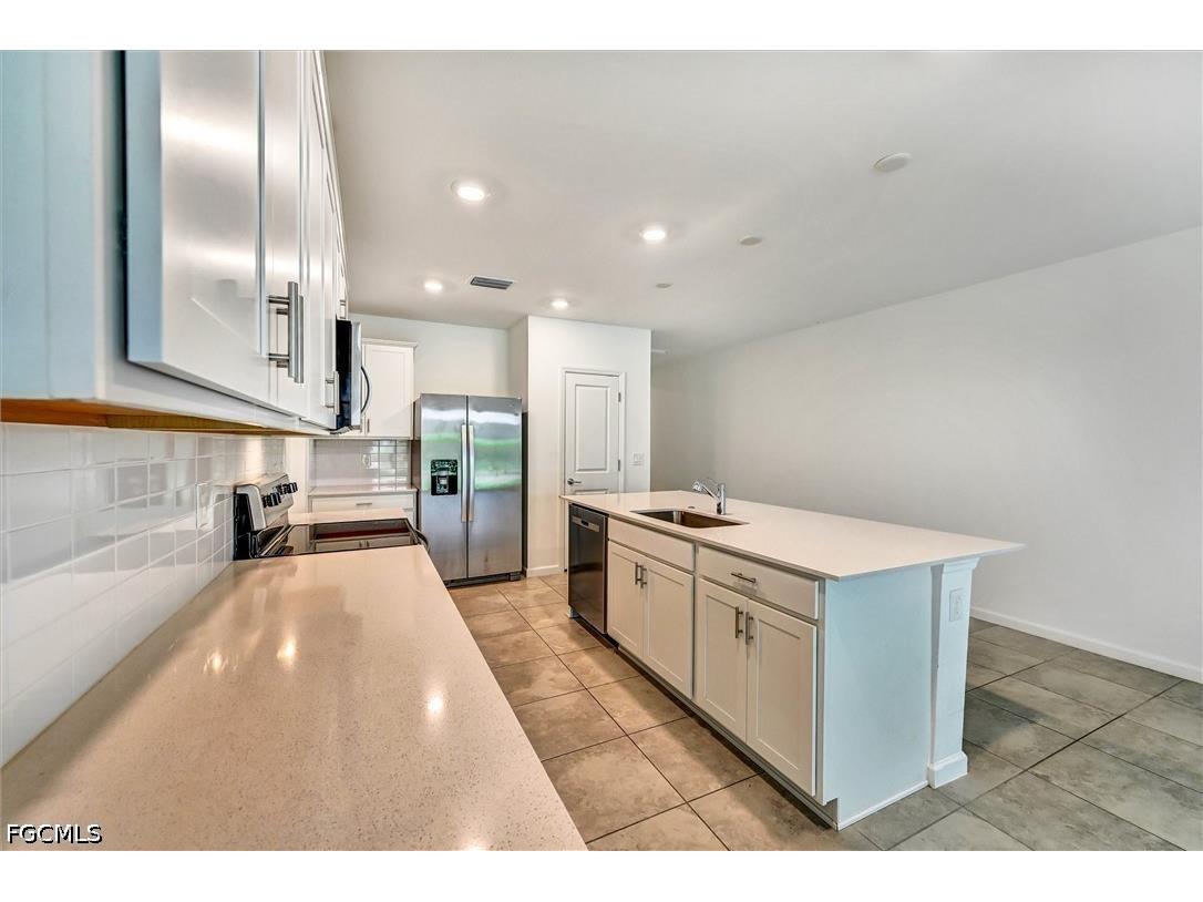 1519 Lake Jessup Circle Cape Coral FL 33909 2026019259 image5