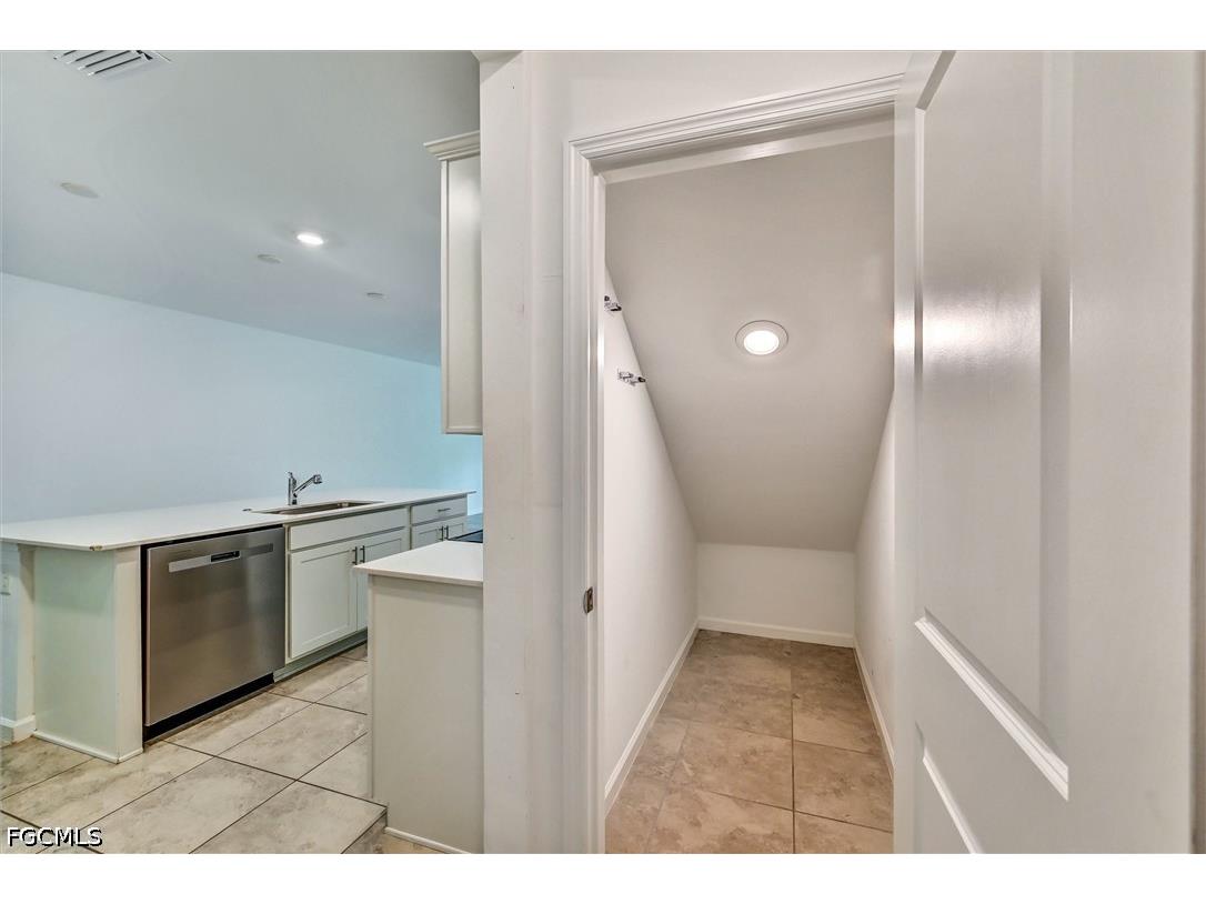 1519 Lake Jessup Circle Cape Coral FL 33909 2026019259 image9
