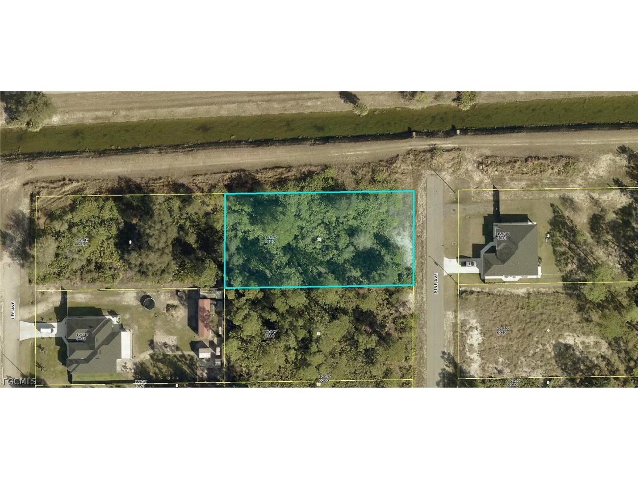 1519 Pine Avenue Lehigh Acres FL 33972 2026007636 image1