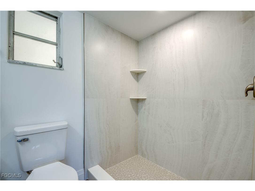 1519 Whiskey Creek Drive Fort Myers FL 33919 2025018219 image20