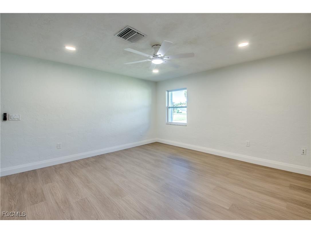 1519 Whiskey Creek Drive Fort Myers FL 33919 2025018219 image25