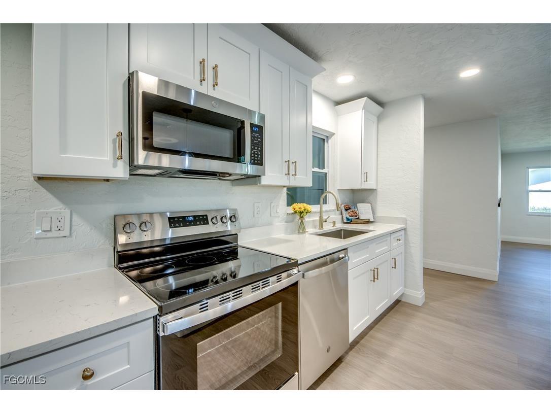 1519 Whiskey Creek Drive Fort Myers FL 33919 2025018219 image7