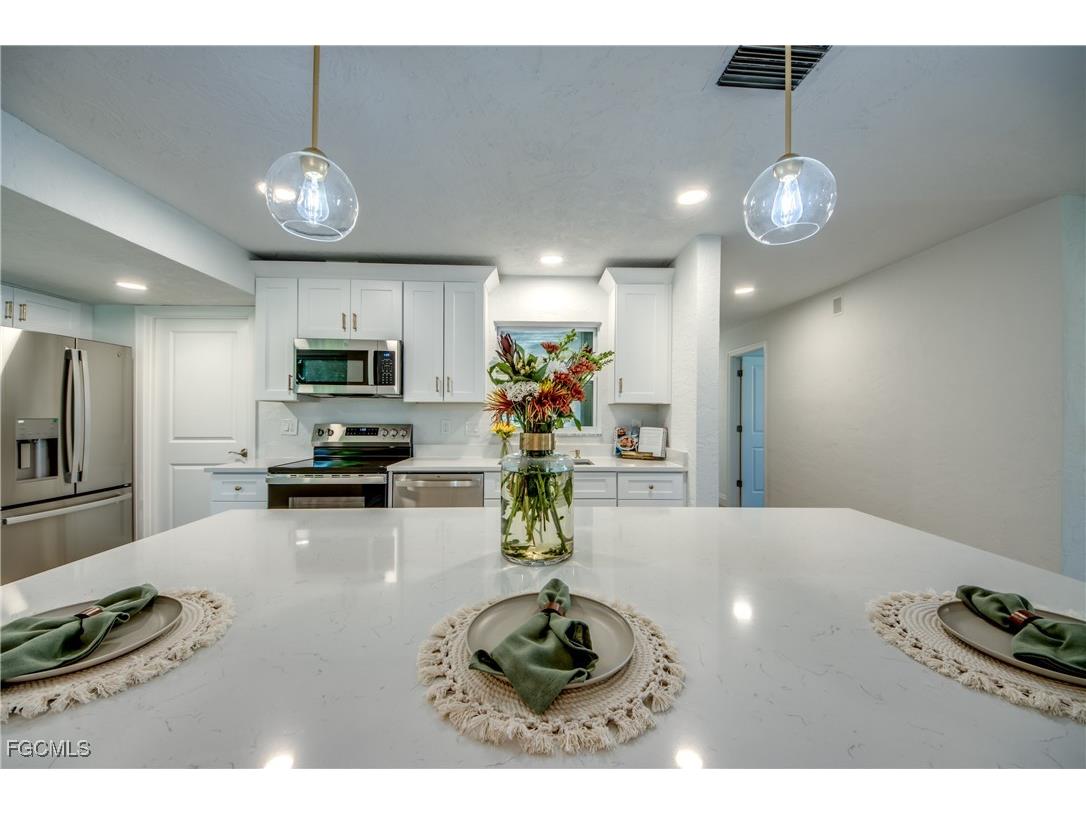 1519 Whiskey Creek Drive Fort Myers FL 33919 2025018219 image8