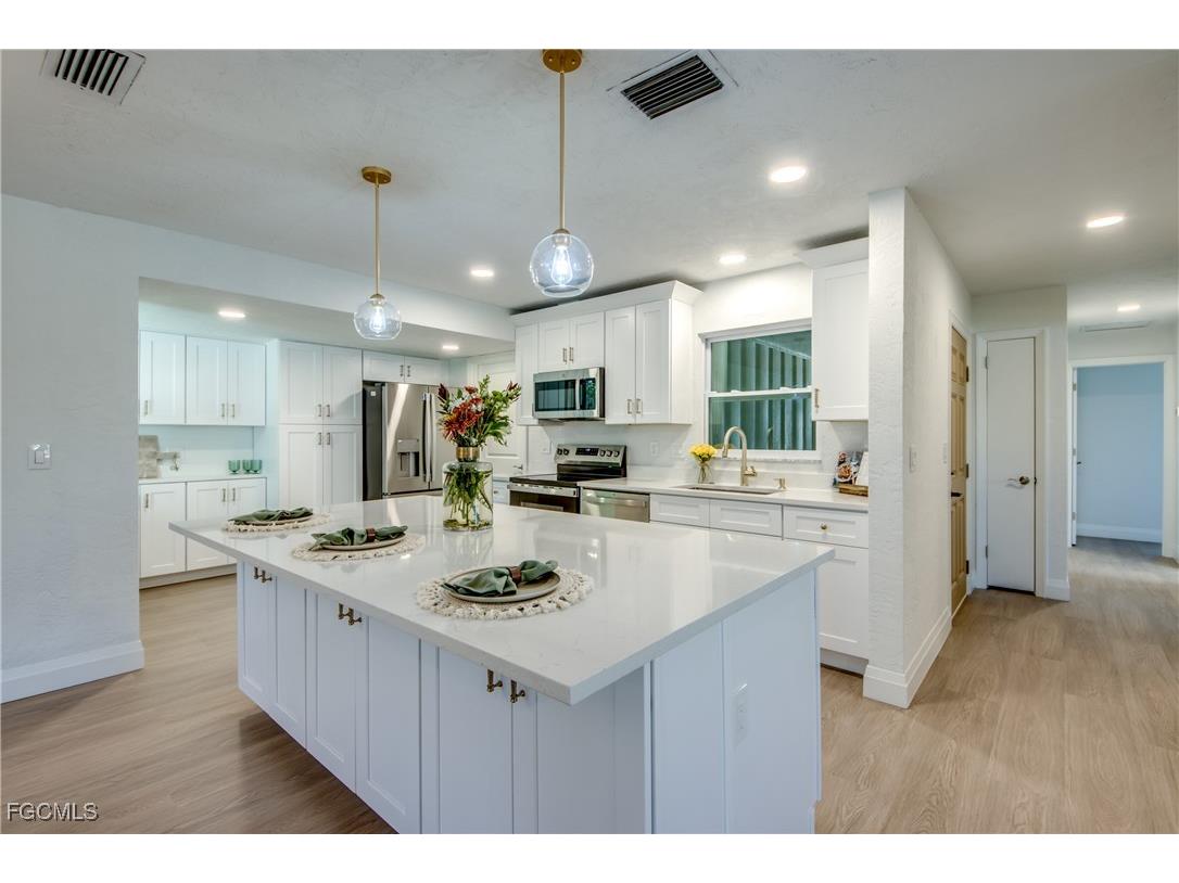 1519 Whiskey Creek Drive Fort Myers FL 33919 2025018219 image9