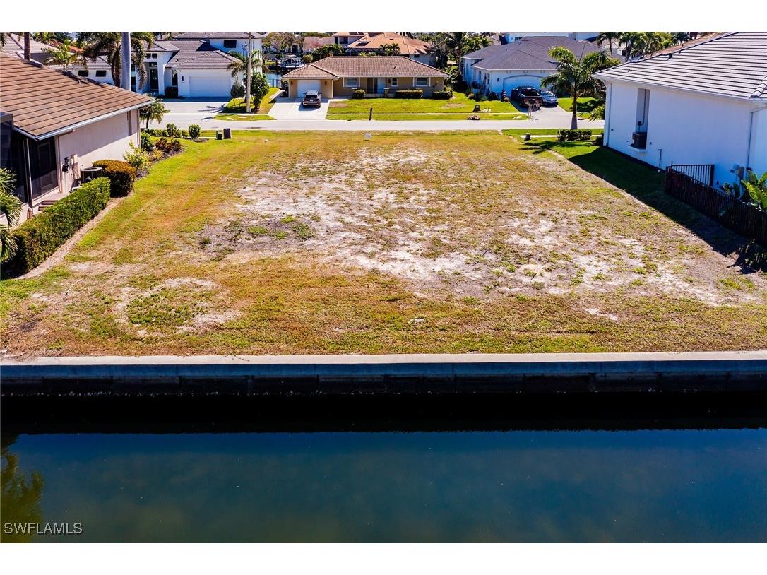 152 Gulfport Court Marco Island FL 34145 225024101 image2
