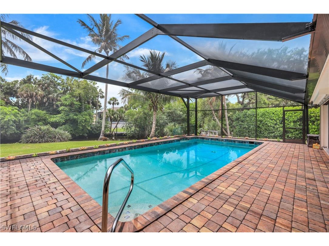 152 Oakwood Drive Naples FL 34110 224057940 image1