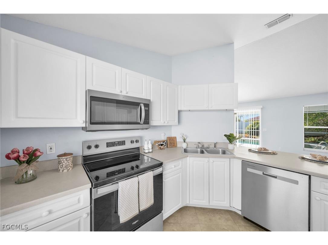 152 SE 19th Lane Cape Coral FL 33990 2026009994 image5