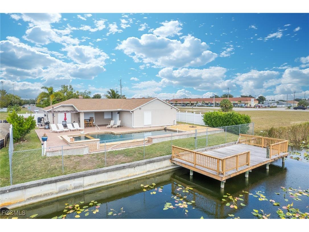 1520 NE 2nd Terrace Cape Coral FL 33909 2025023975 image1