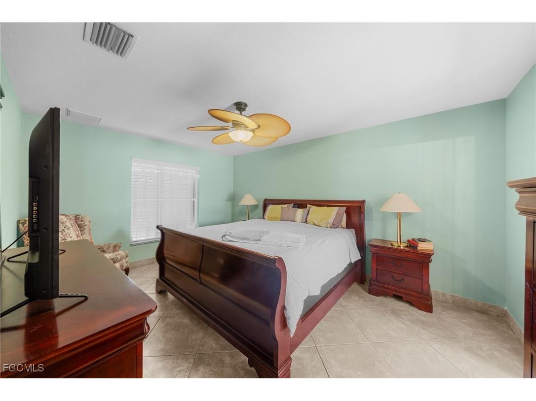 1520 NE 2nd Terrace Cape Coral FL 33909 2025023975 image13