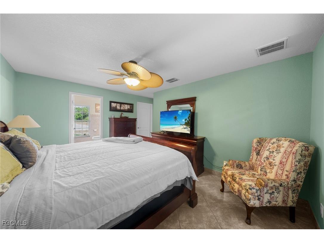 1520 NE 2nd Terrace Cape Coral FL 33909 2025023975 image14