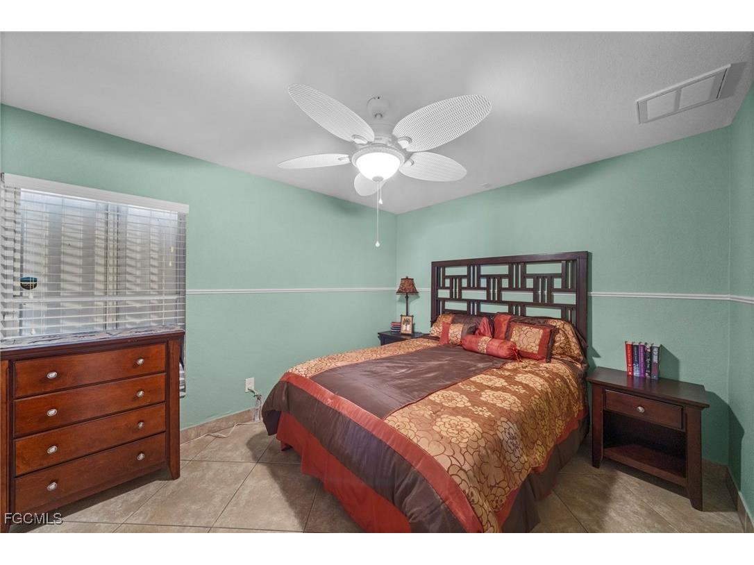 1520 NE 2nd Terrace Cape Coral FL 33909 2025023975 image18