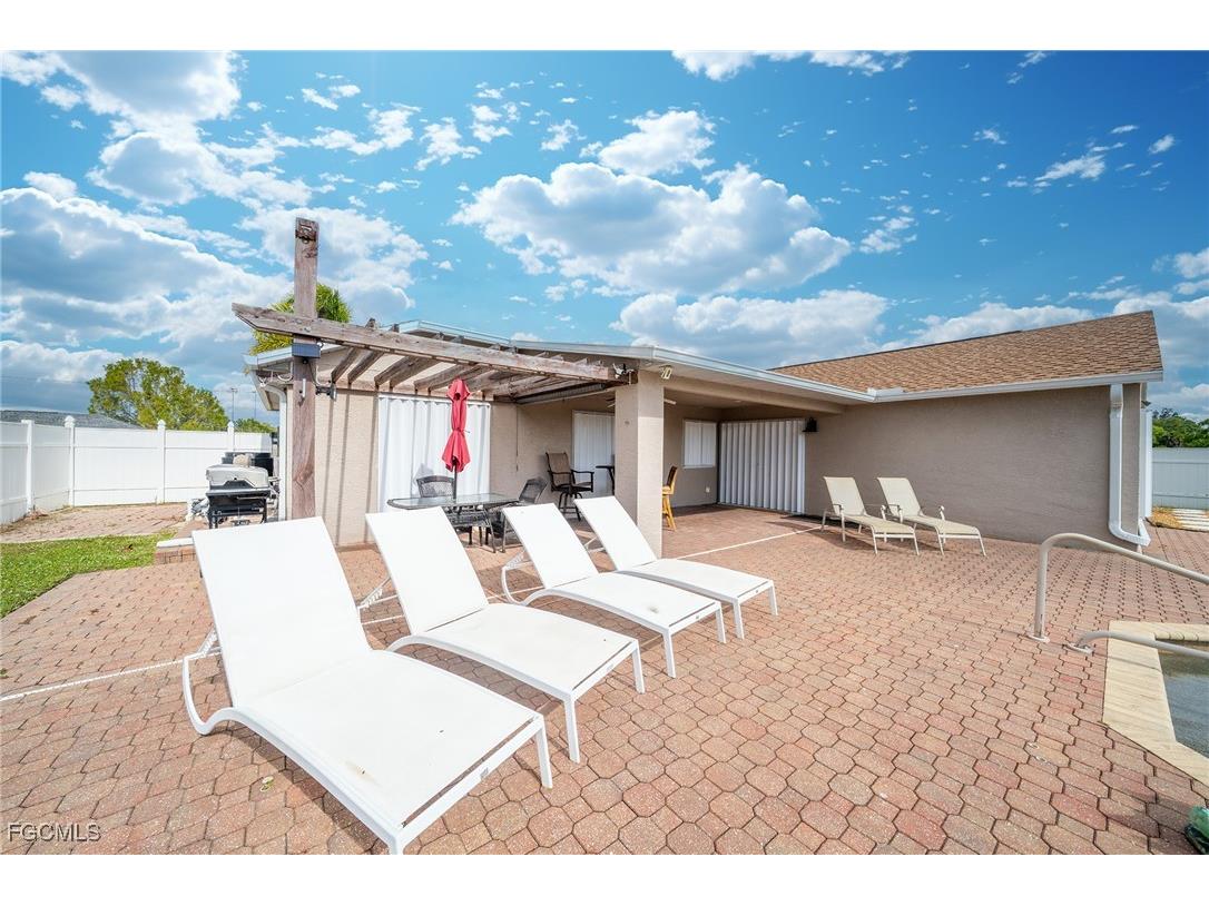 1520 NE 2nd Terrace Cape Coral FL 33909 2025023975 image24