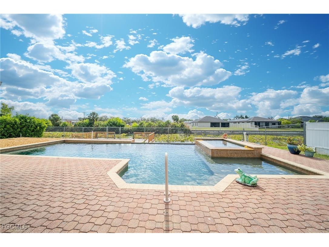 1520 NE 2nd Terrace Cape Coral FL 33909 2025023975 image25