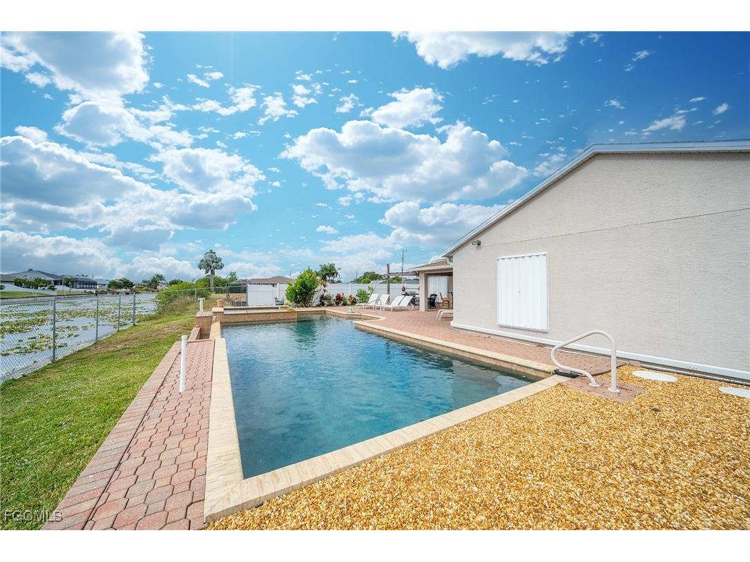 1520 NE 2nd Terrace Cape Coral FL 33909 2025023975 image27