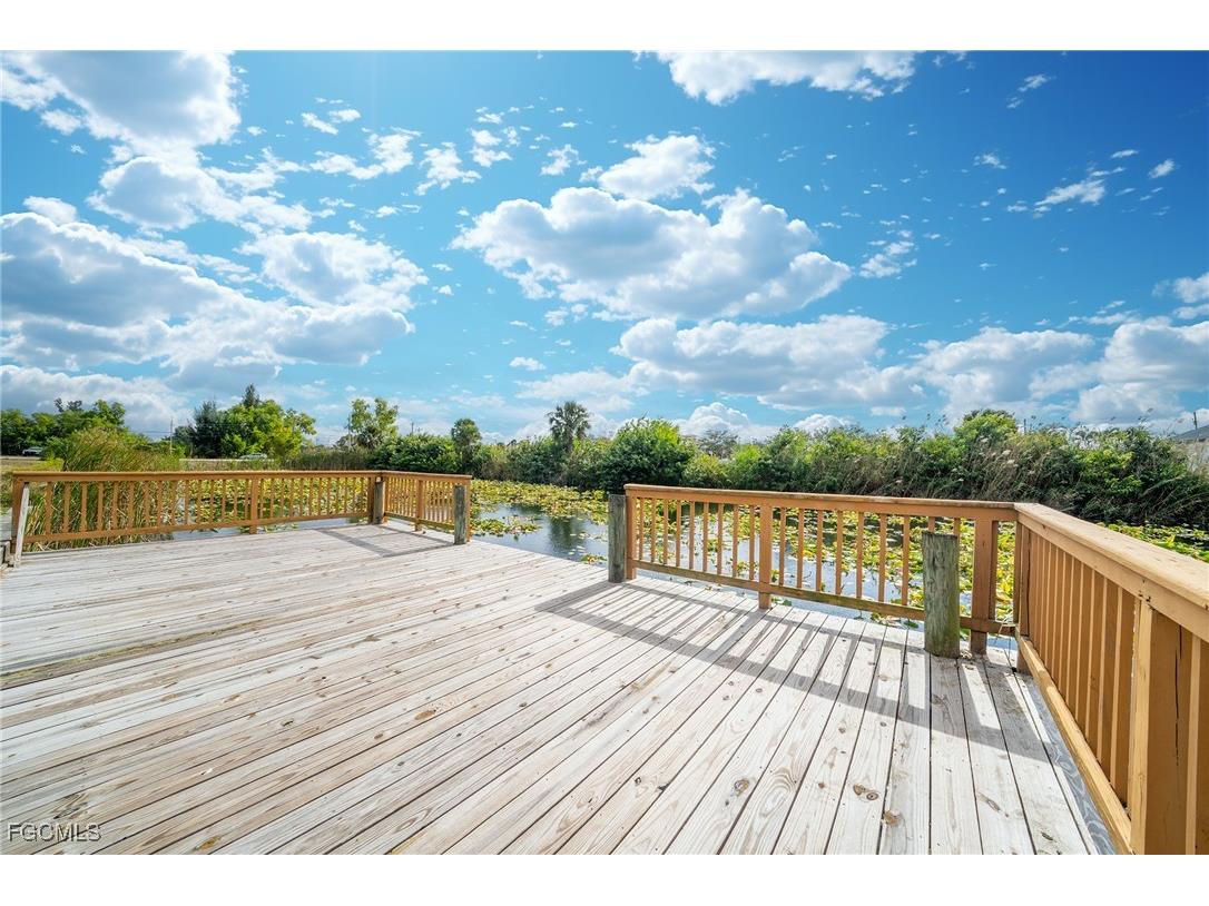 1520 NE 2nd Terrace Cape Coral FL 33909 2025023975 image33