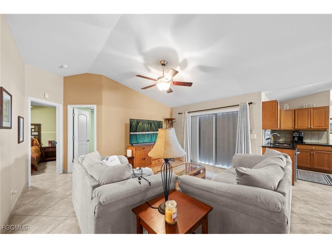 1520 NE 2nd Terrace Cape Coral FL 33909 2025023975 image6