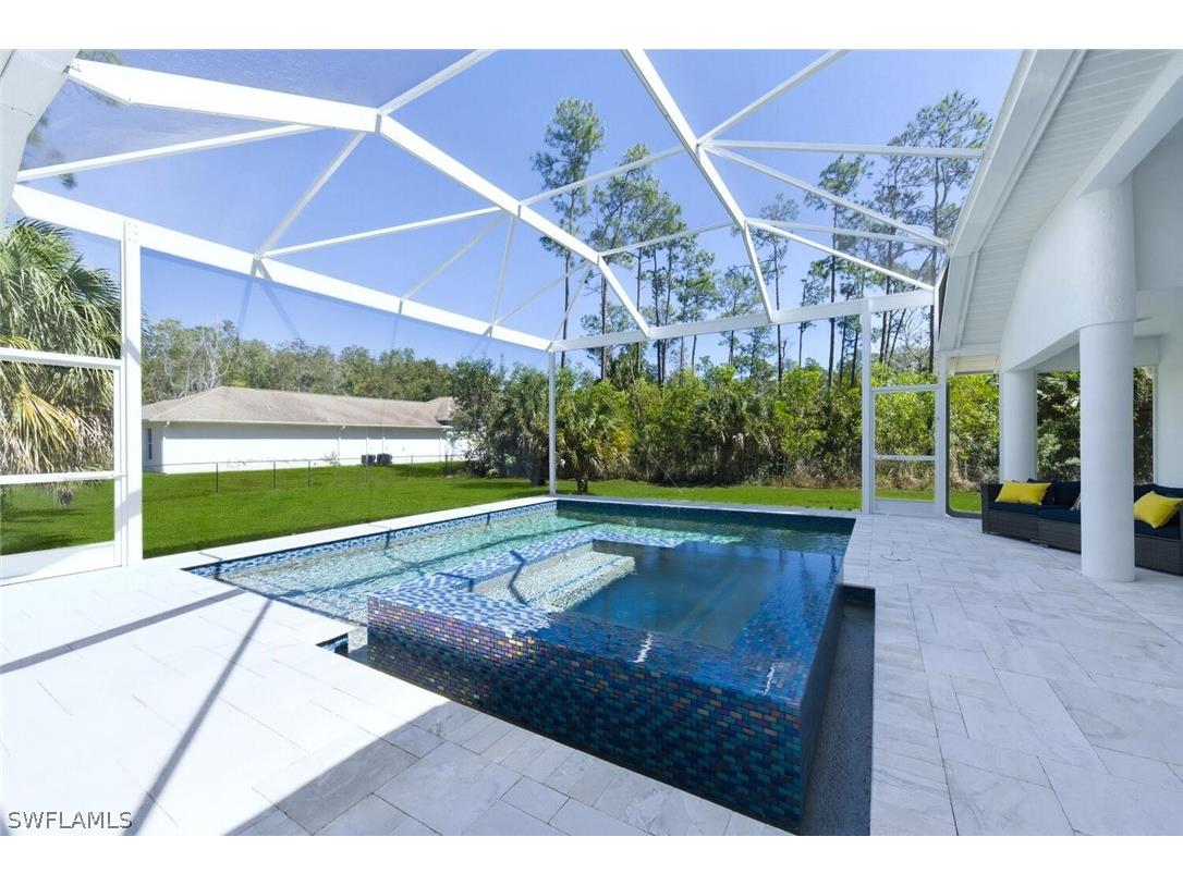 1520 Oakes Boulevard Naples FL 34119 226006448 image38