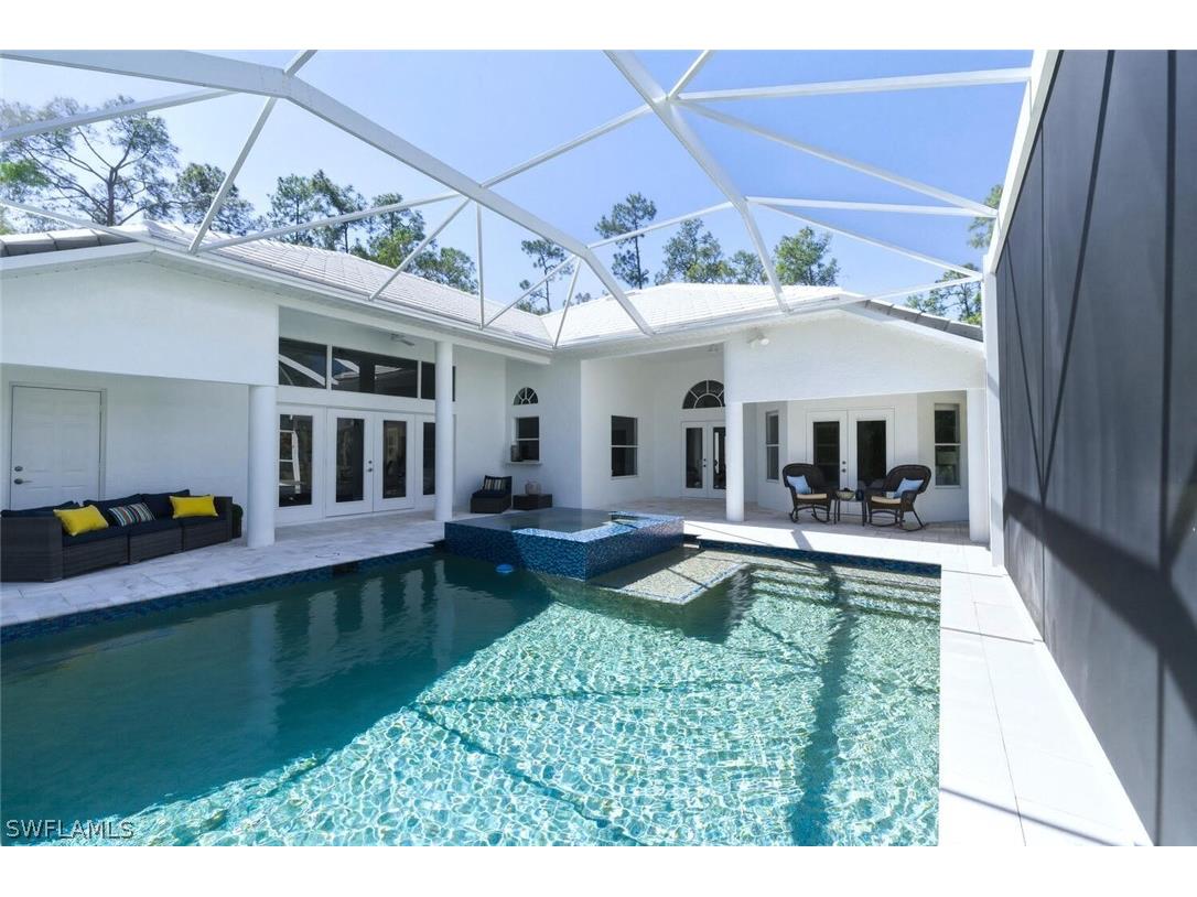 1520 Oakes Boulevard Naples FL 34119 226006448 image4