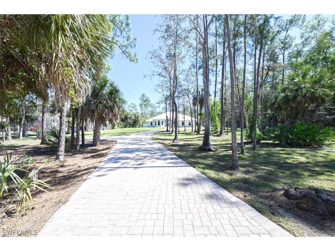 1520 Oakes Boulevard Naples FL 34119 226006448 image43