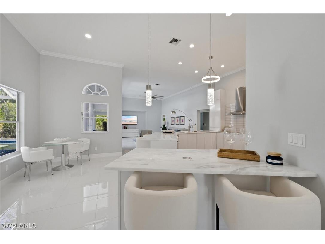 1520 Oakes Boulevard Naples FL 34119 226006448 image9