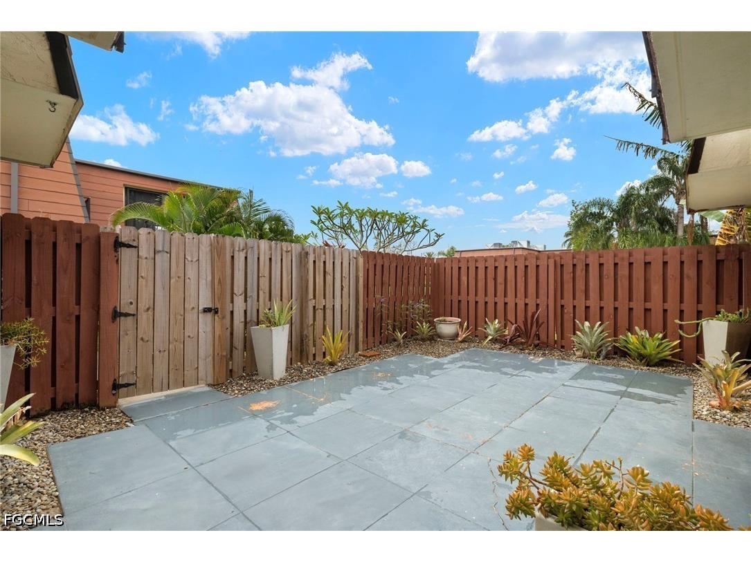 1520 Park Meadows Drive #1 Fort Myers FL 33907 2026018897 image2