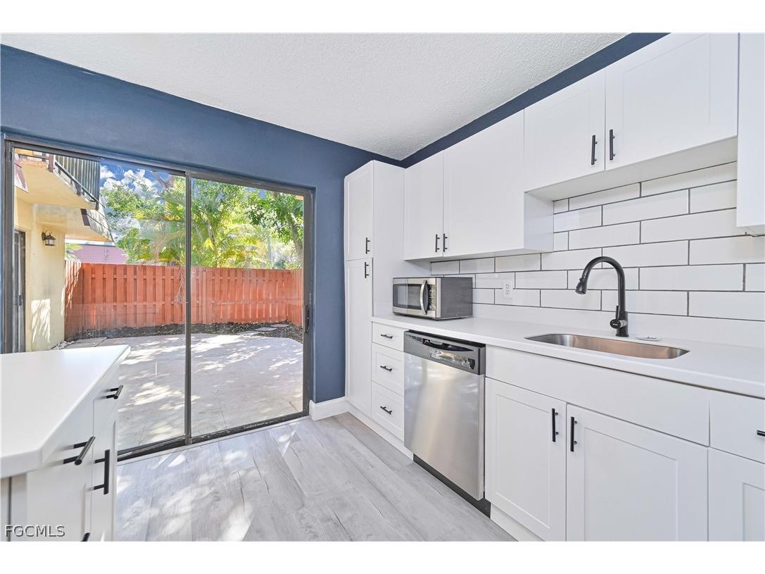 1520 Park Meadows Drive #2 Fort Myers FL 33907 2026006054 image2