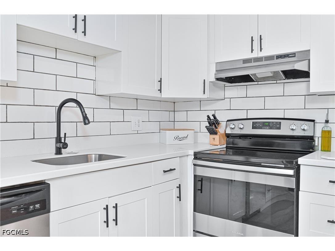 1520 Park Meadows Drive #2 Fort Myers FL 33907 2026025290 image1