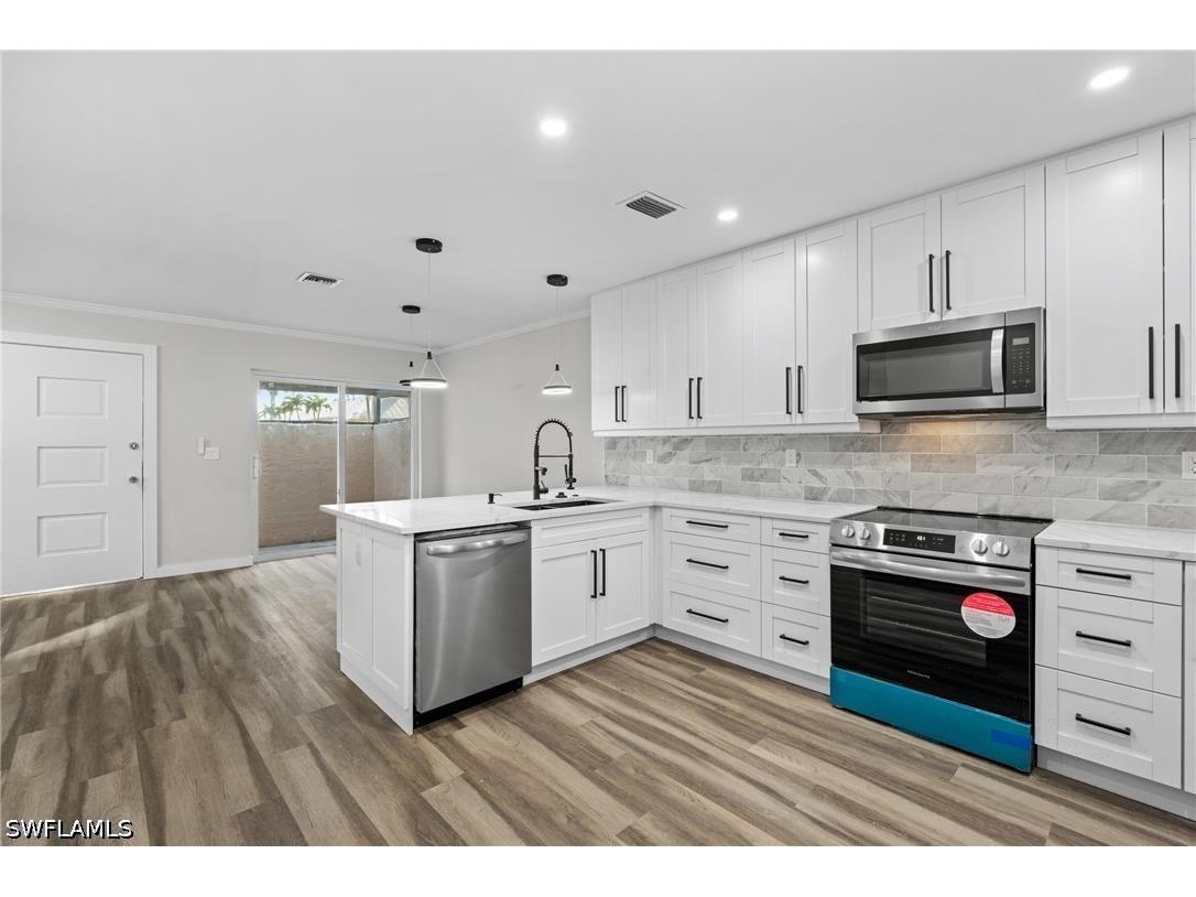 1521 Chesapeake Avenue #B2 Naples FL 34102 226022431 image8