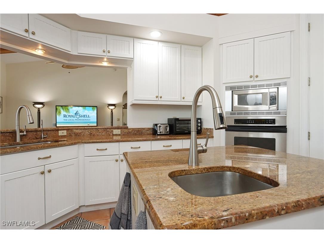 1521 Gordon River Lane Naples FL 34104 225072898 image11