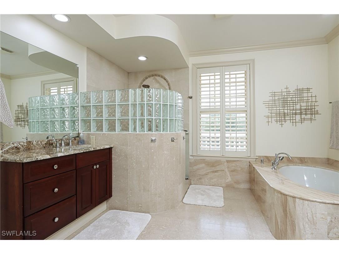 1521 Gordon River Lane Naples FL 34104 225072898 image17