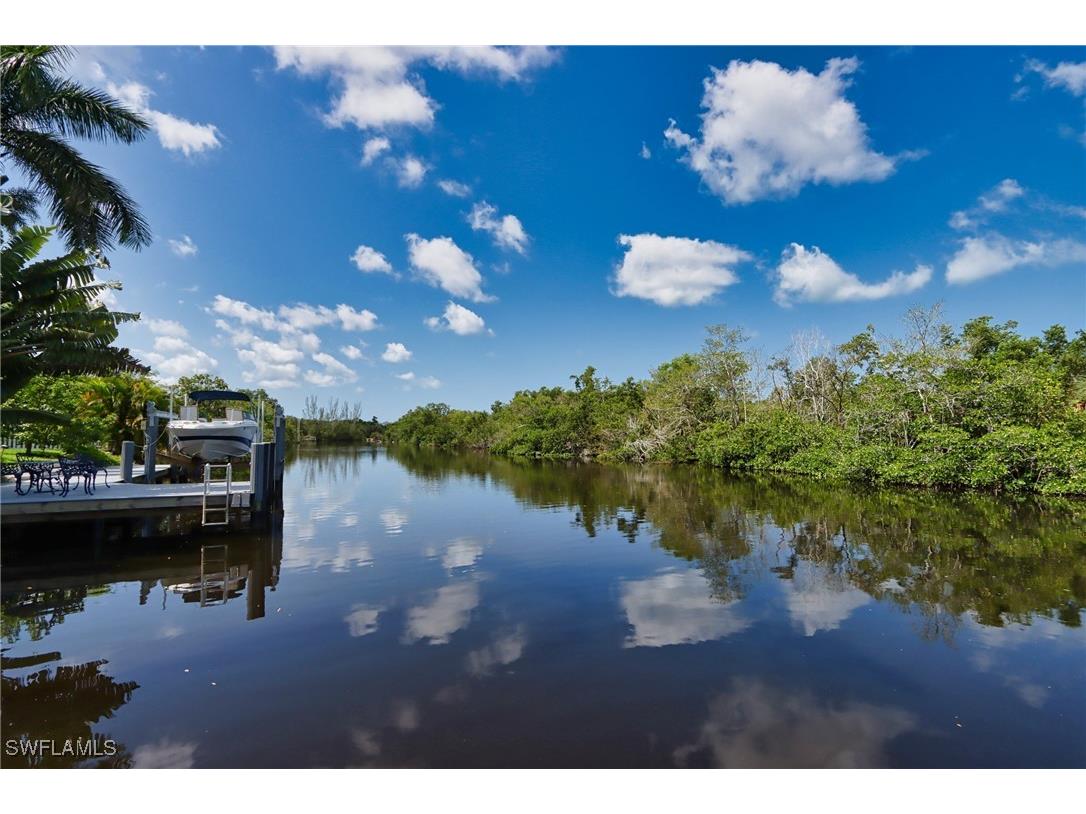 1521 Gordon River Lane Naples FL 34104 225072898 image2