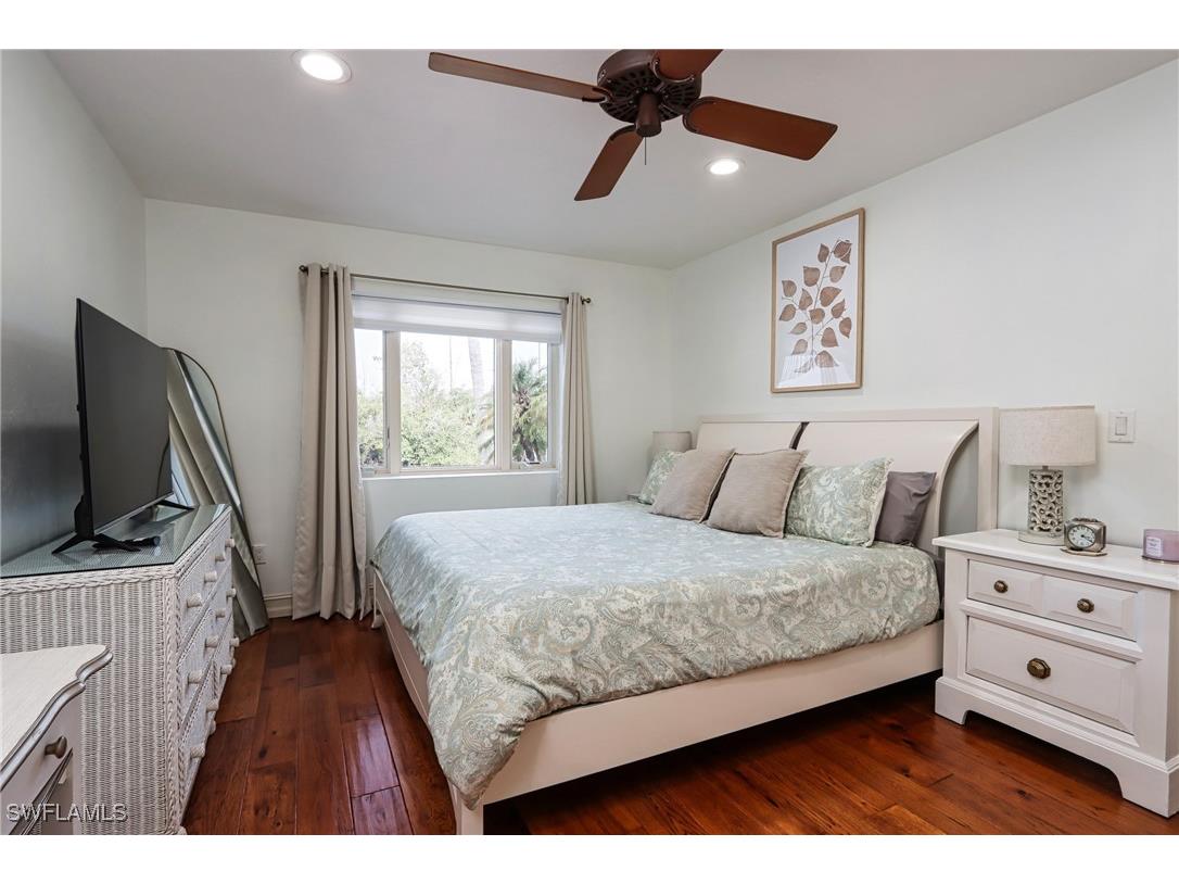 1521 Gordon River Lane Naples FL 34104 225072898 image23