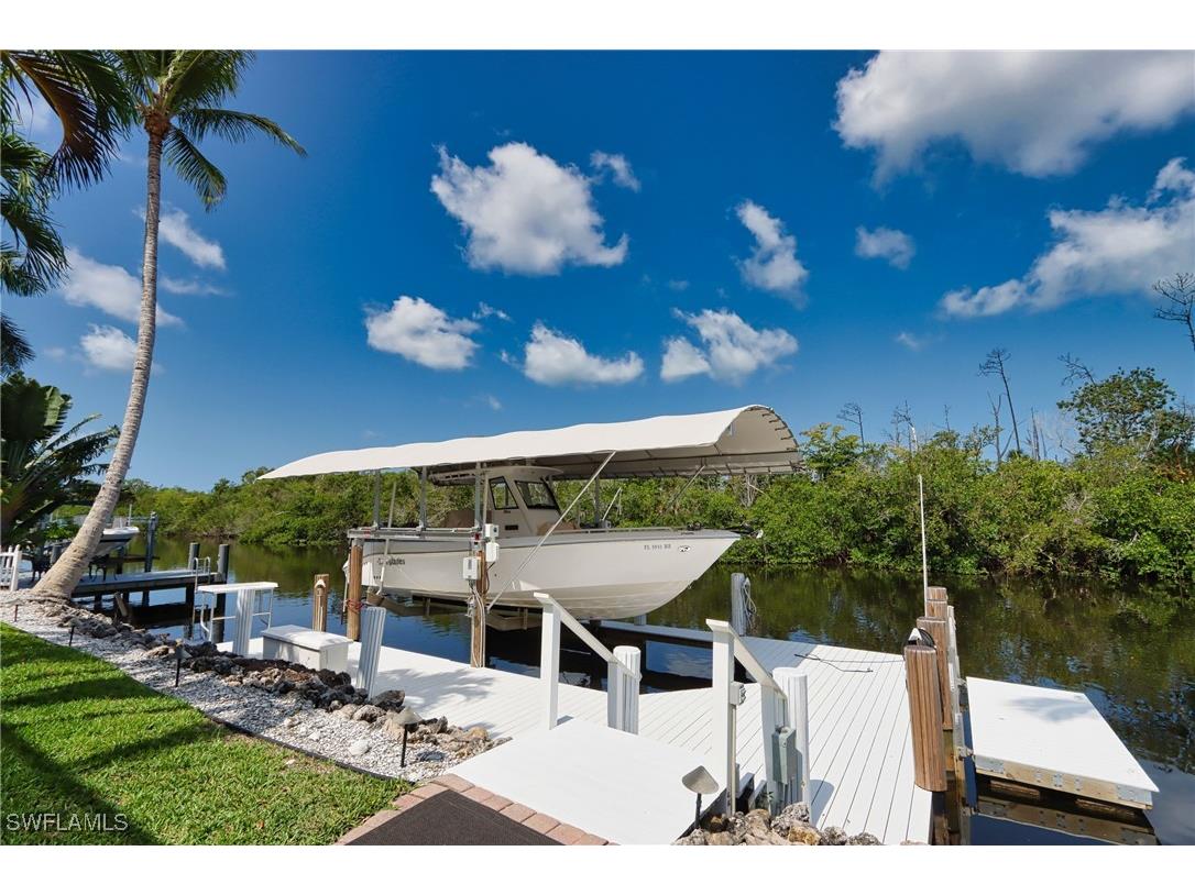 1521 Gordon River Lane Naples FL 34104 225072898 image3