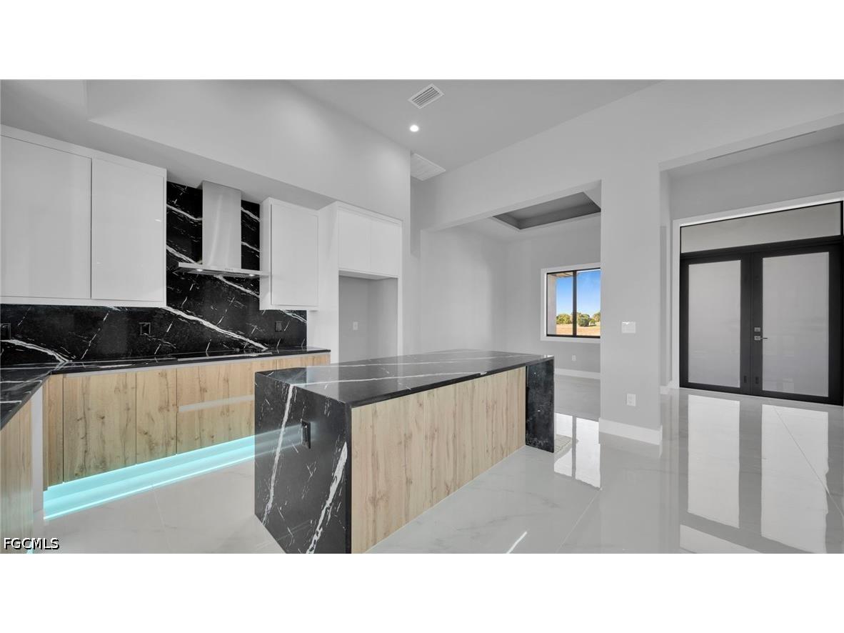 1521 NW 37th Avenue Cape Coral FL 33993 2026017614 image5