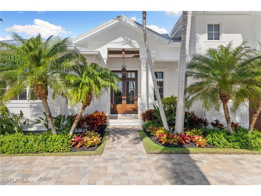 1521 Pelican Avenue Naples FL 34102 225058579 image1