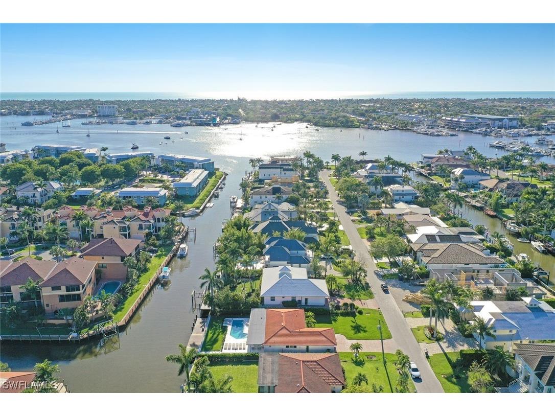 1522 Pelican Avenue W Naples FL 34102 223063848 image1