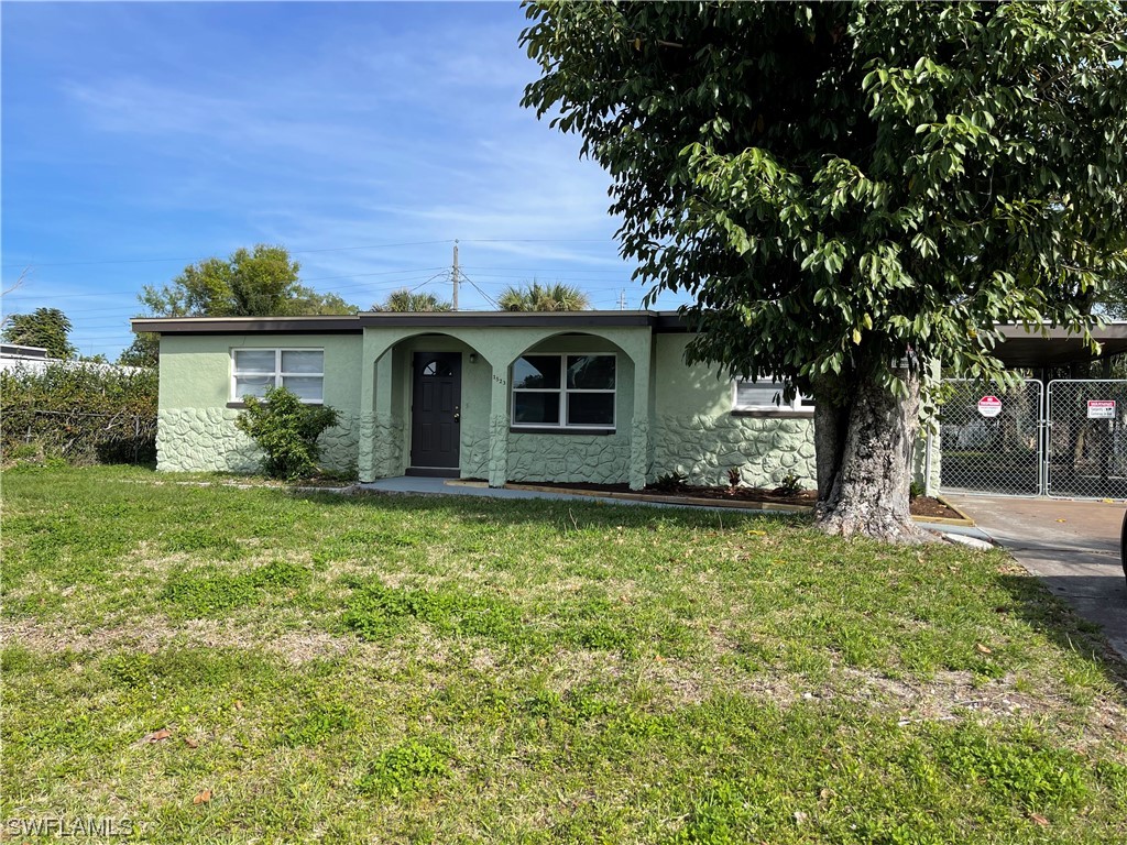 1523 Gardenia Avenue Fort Myers FL 33916 224011387 image1
