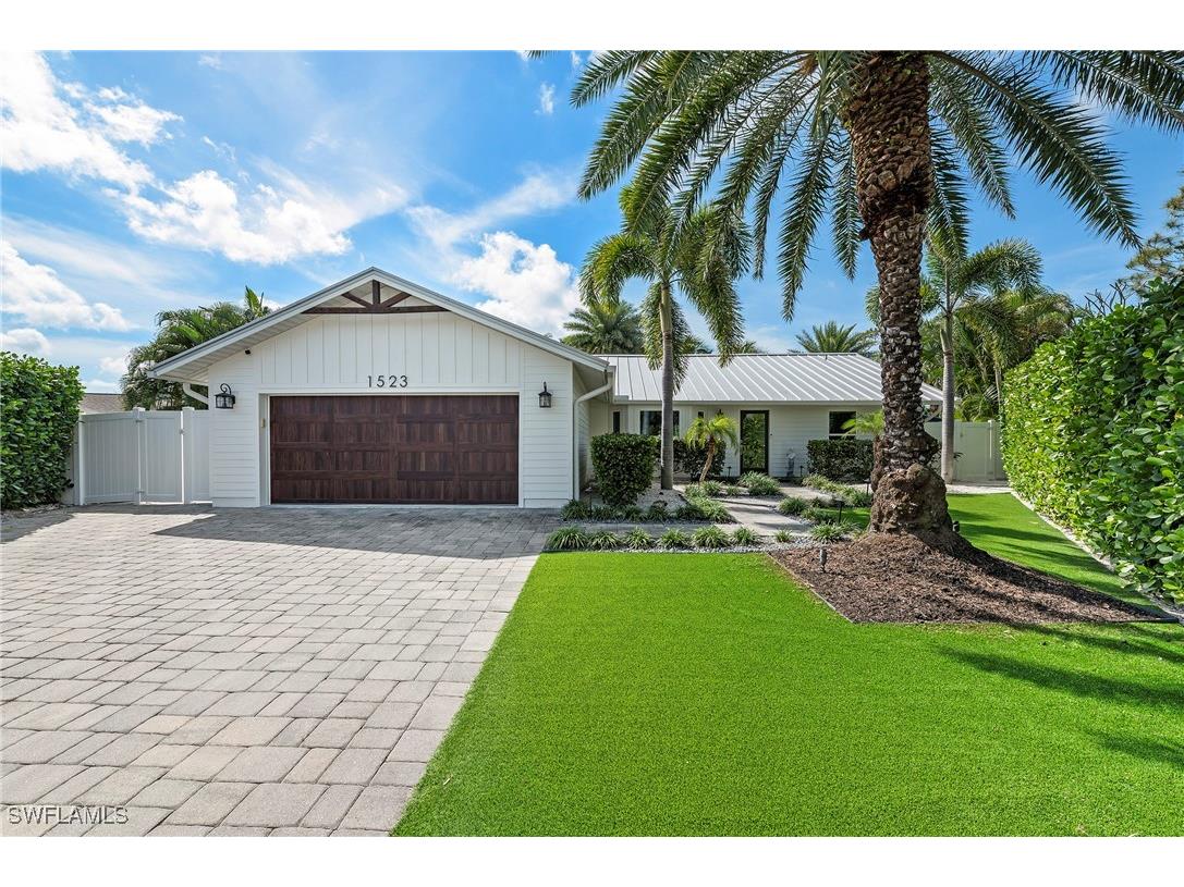 1523 Happolo Lane Naples FL 34105 225017508 image1